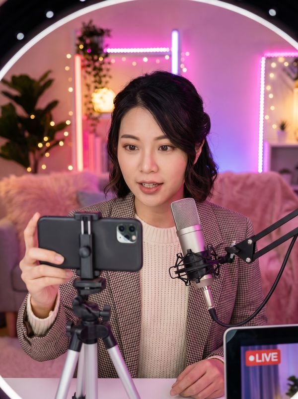 羞羞漫画原创视频-甜美主播直播分享